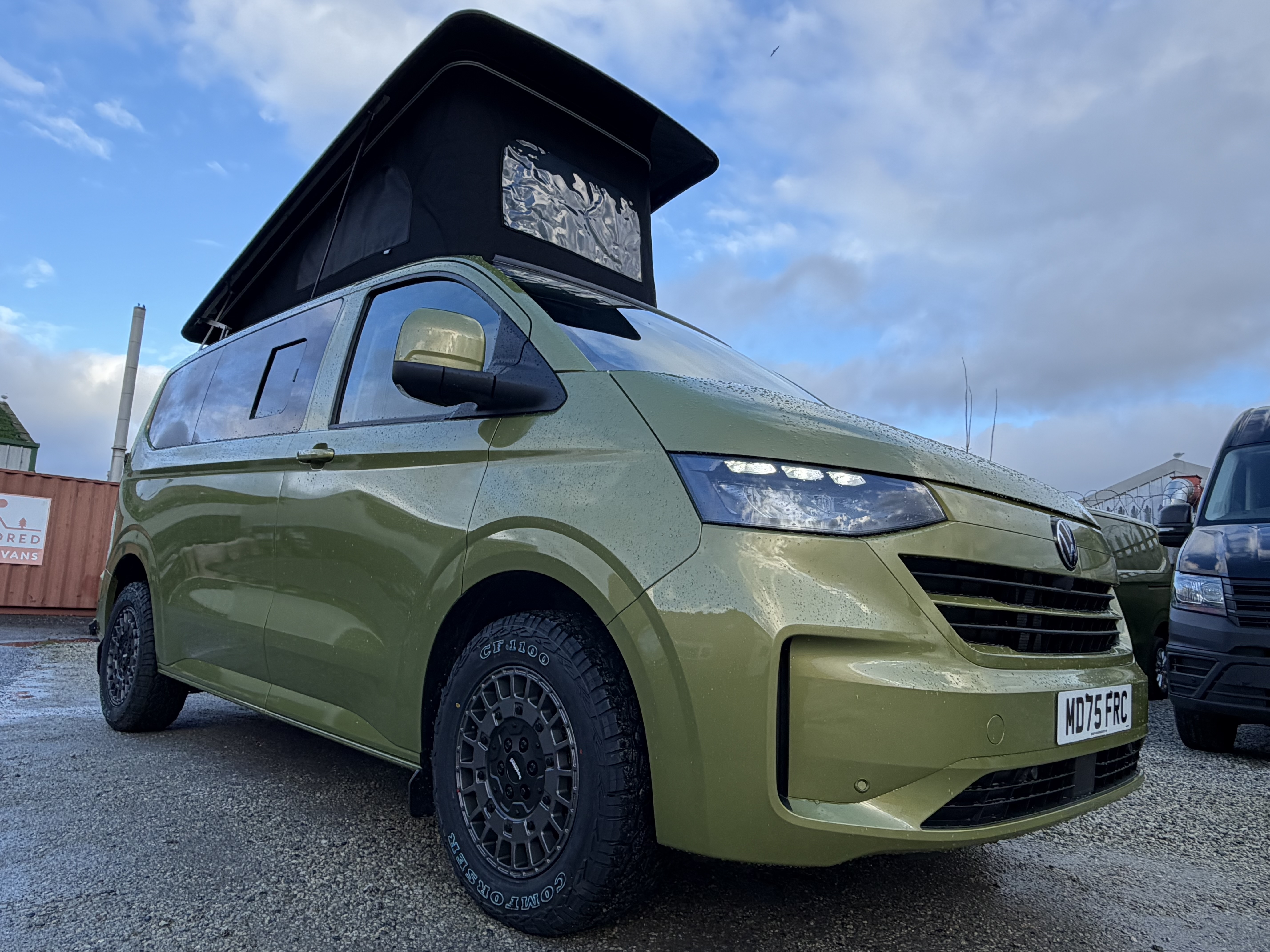 Volkswagen T7 Commerce Pro 150bhp T32 - Offtrail High in Warm Green